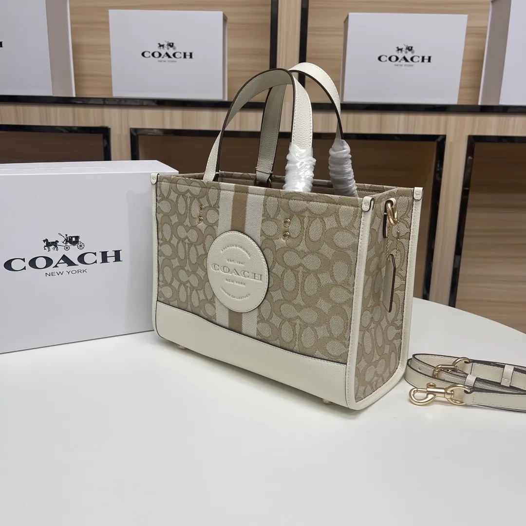 Top original order batch 440💰. coach/Coach new model C8448 Butot horizontal series, latest style design, large round cake LOGO, very iconic, big C with hemp thread presbyopia embroidery, size is about 29/13/22.