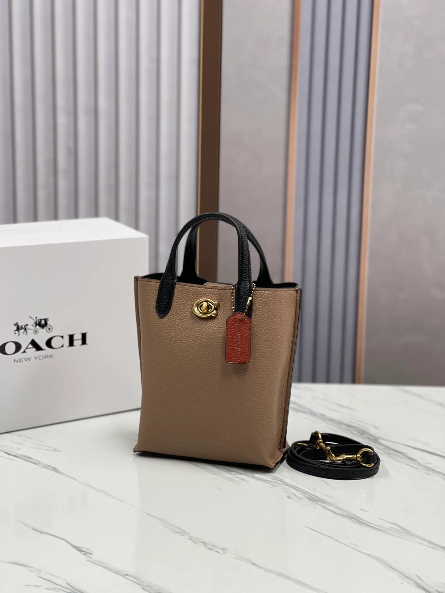 Batch 400💰Coach/Coach new counter 2024 CR676 CR675 new Willow tote bag mini size pebbled full cowhide, the bag has compartments and small girls can completely handle it, size: 16.5