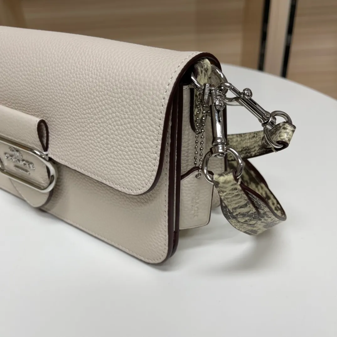 Batch 520💰COACH/model CE560 Coach outlet women's bag color matching classic logo MORGAN shoulder bag armpit bag, hijab with first-layer cowhide, size 26X14X6