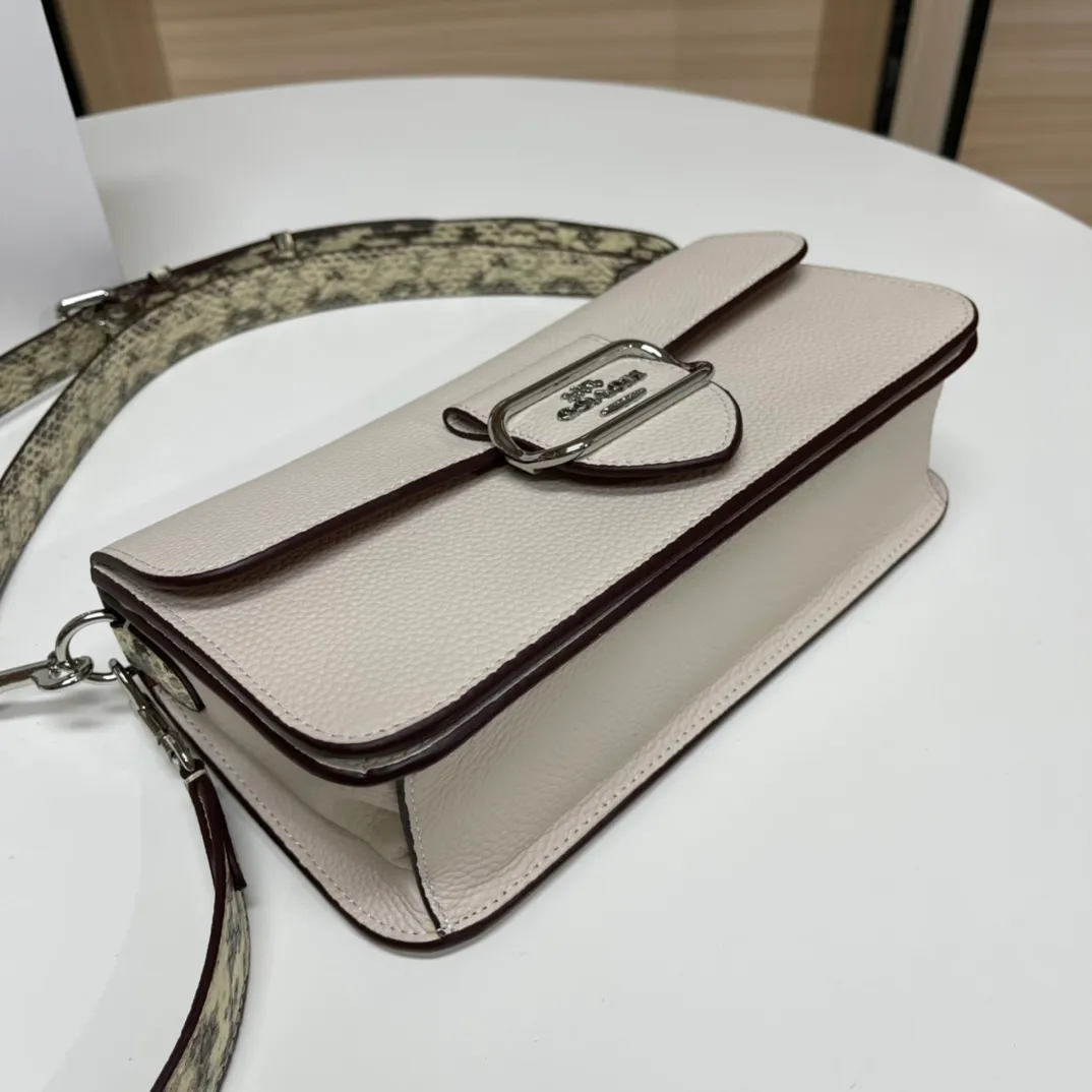 Batch 520💰COACH/model CE560 Coach outlet women's bag color matching classic logo MORGAN shoulder bag armpit bag, hijab with first-layer cowhide, size 26X14X6