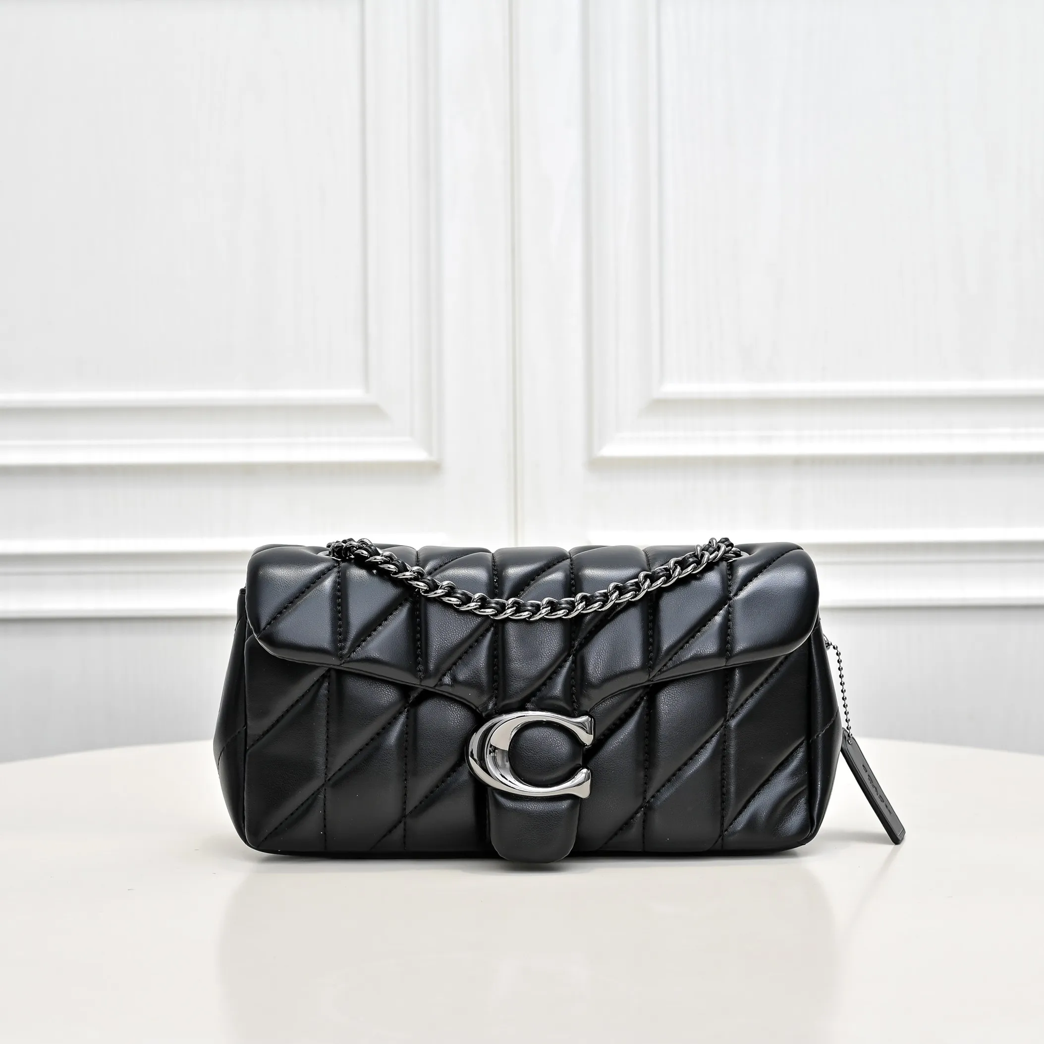 P440 [Top original order] Large silver buckle Style number CP300 Size: 26*18*4cm