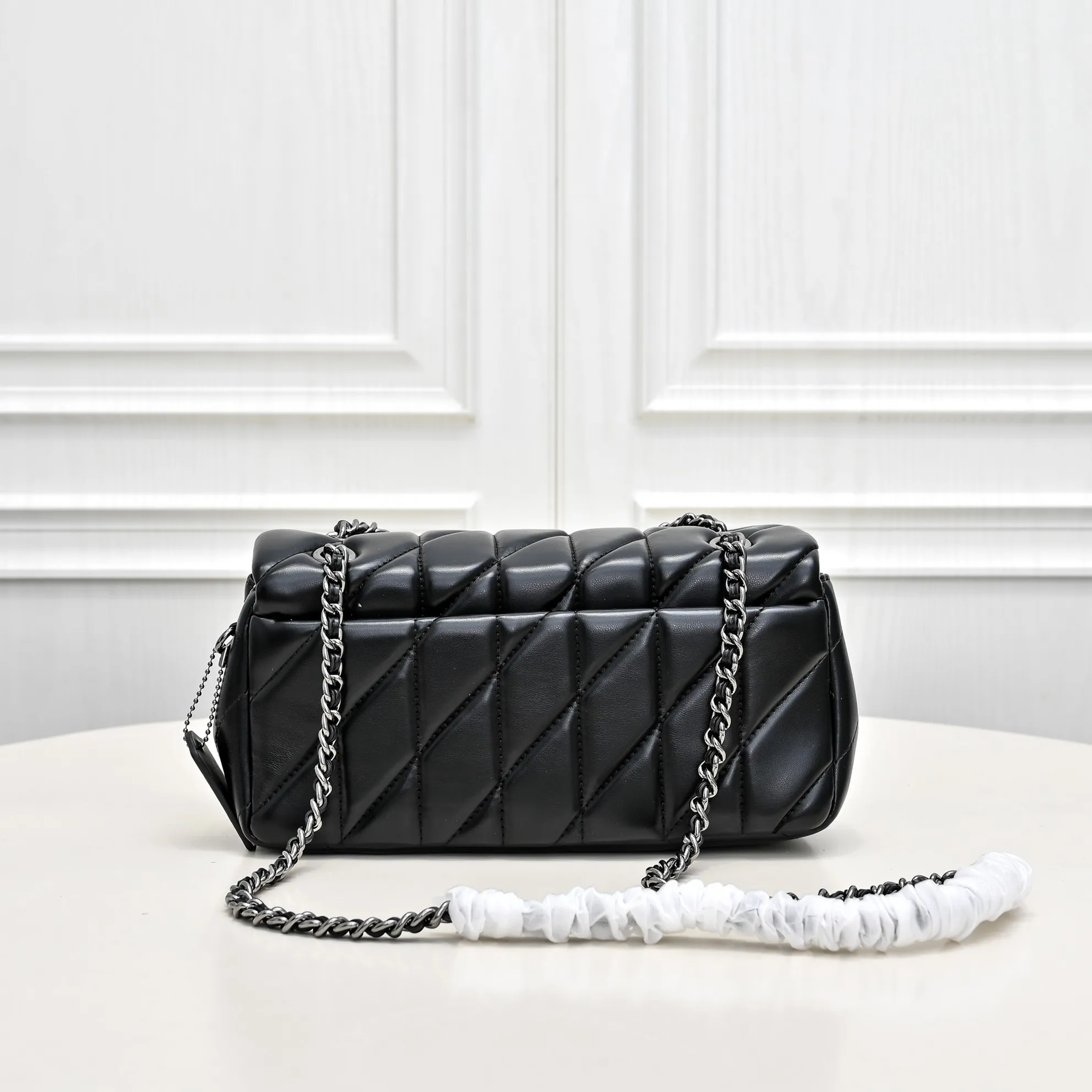 P440 [Top original order] Large silver buckle Style number CP300 Size: 26*18*4cm