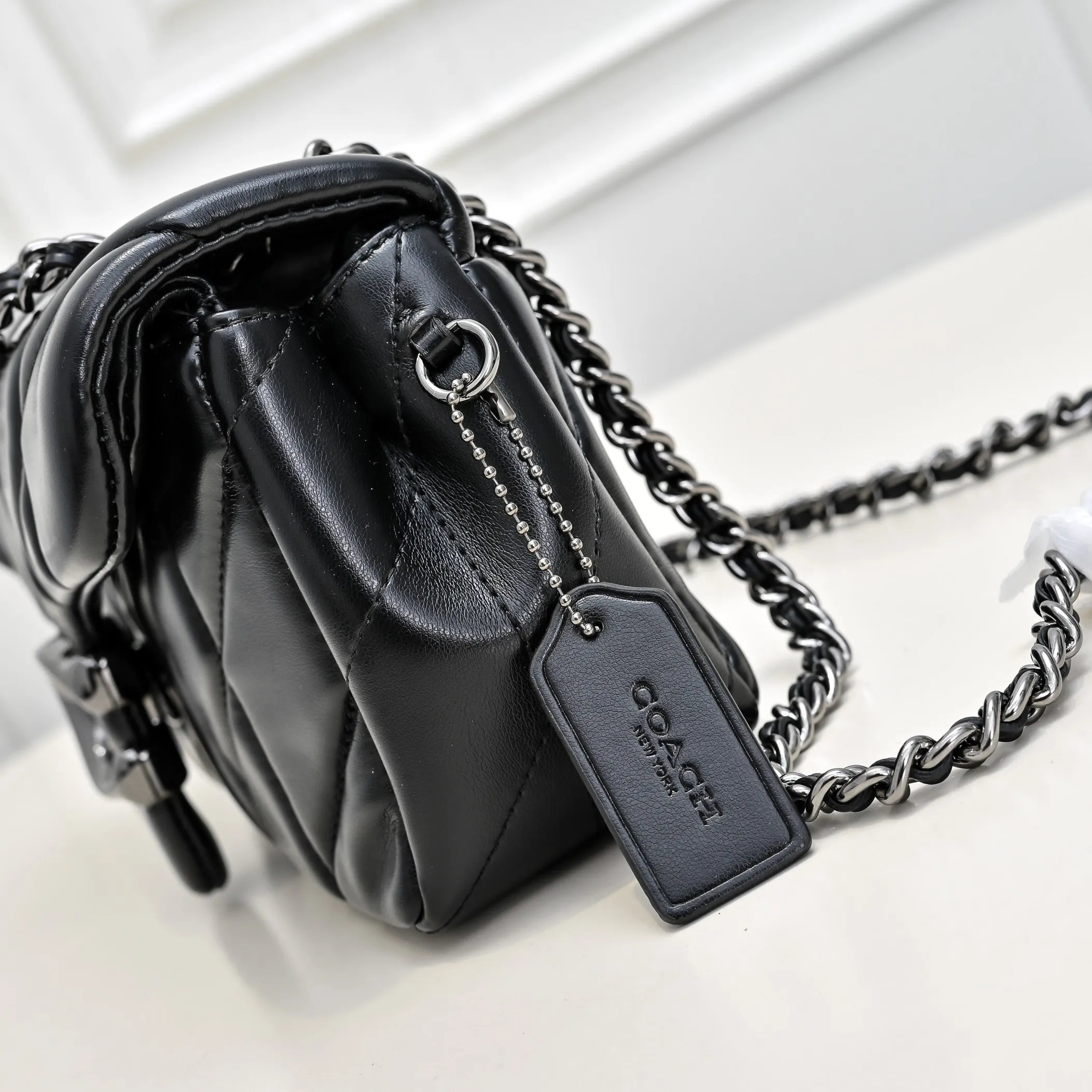 P440 [Top original order] Large silver buckle Style number CP300 Size: 26*18*4cm