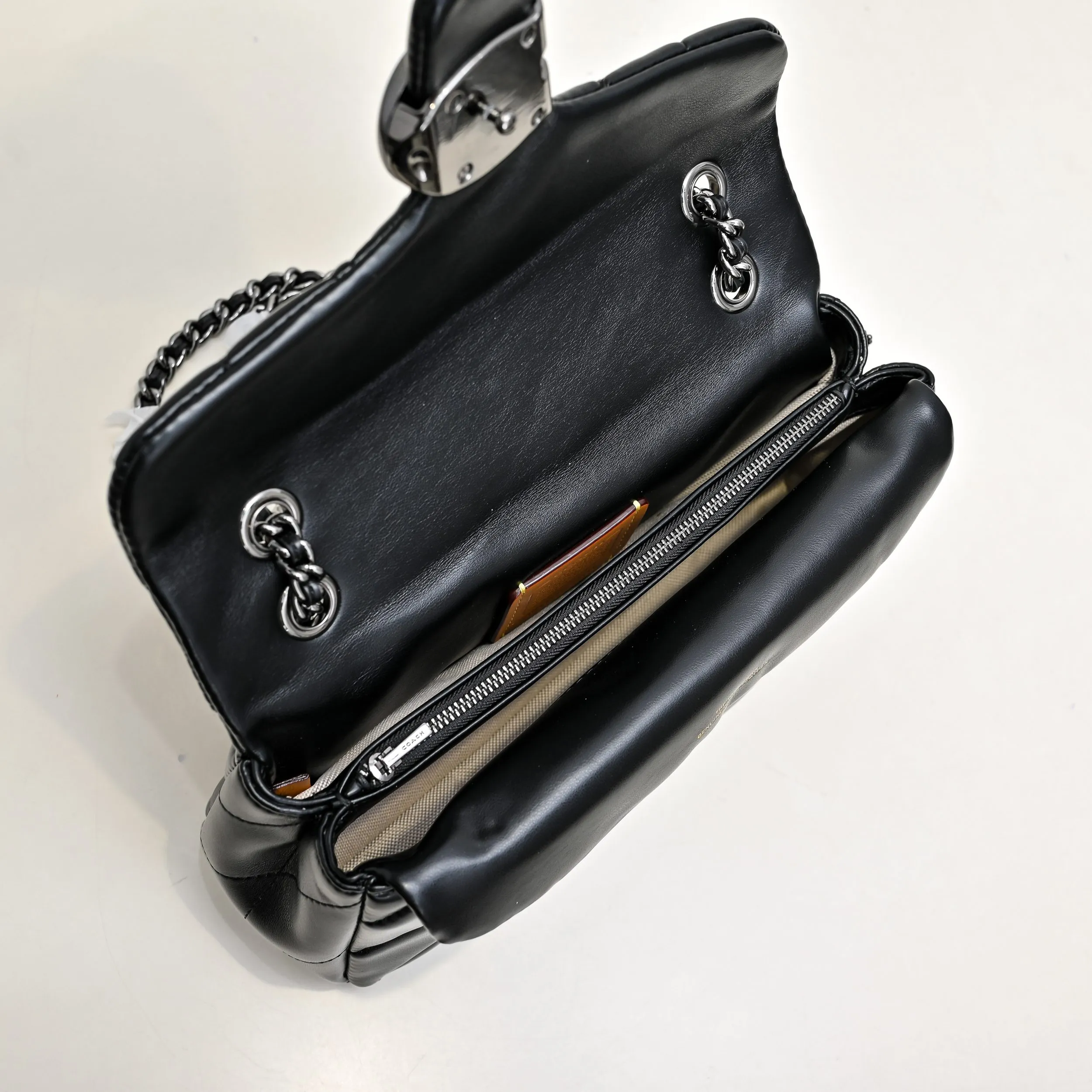 P440 [Top original order] Large silver buckle Style number CP300 Size: 26*18*4cm