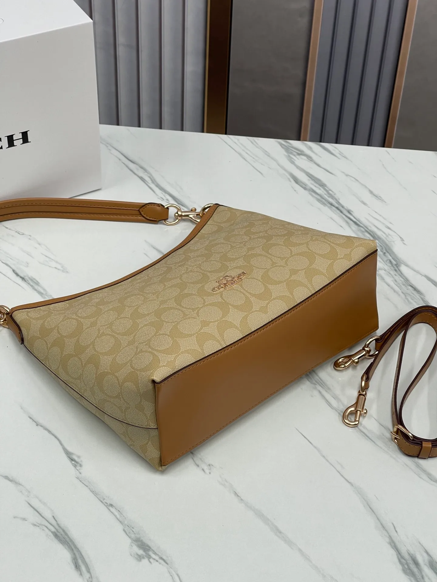 Top original order, batch 420💰Koujia counter synchronization. New underarm bag Laurela single shoulder crossbody portable hobo bag Style number: CR149 Size: 28-18-11cm