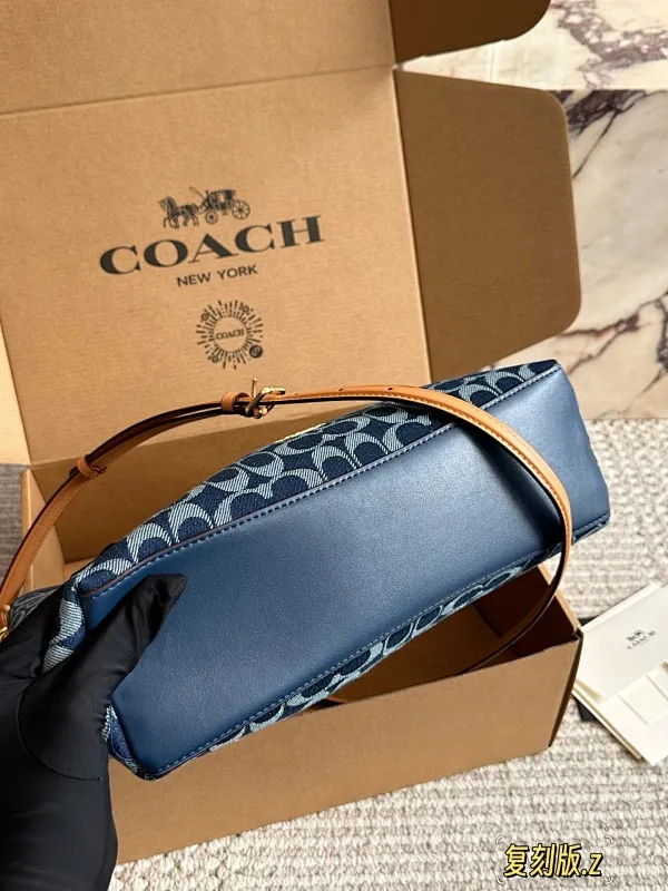 All categories Official website "Brand Women's Bags" Women's Bags 💙 COACH 2025 new COACH armpit bag