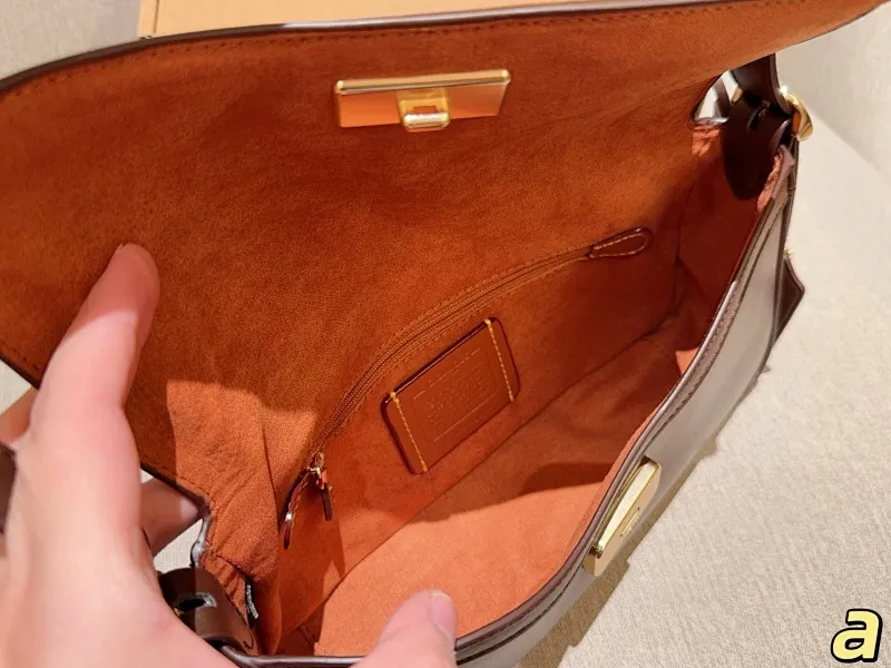 All categories Official website "Brand Women's Bags" Women's Bags 💙 COACH 2025 new COACH armpit bag