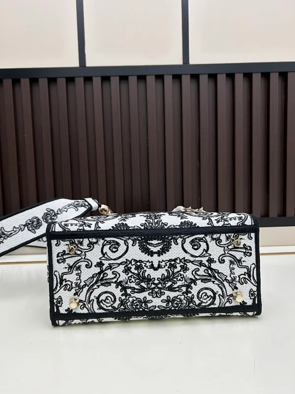 All Categories Coach Women's Bags (COACH) Coach M8002