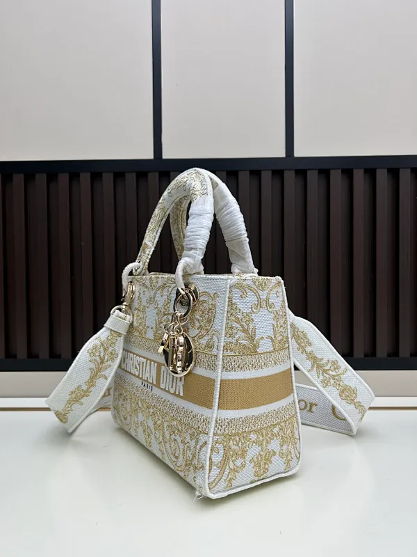 All Categories Coach Women's Bags (COACH) Coach M8002