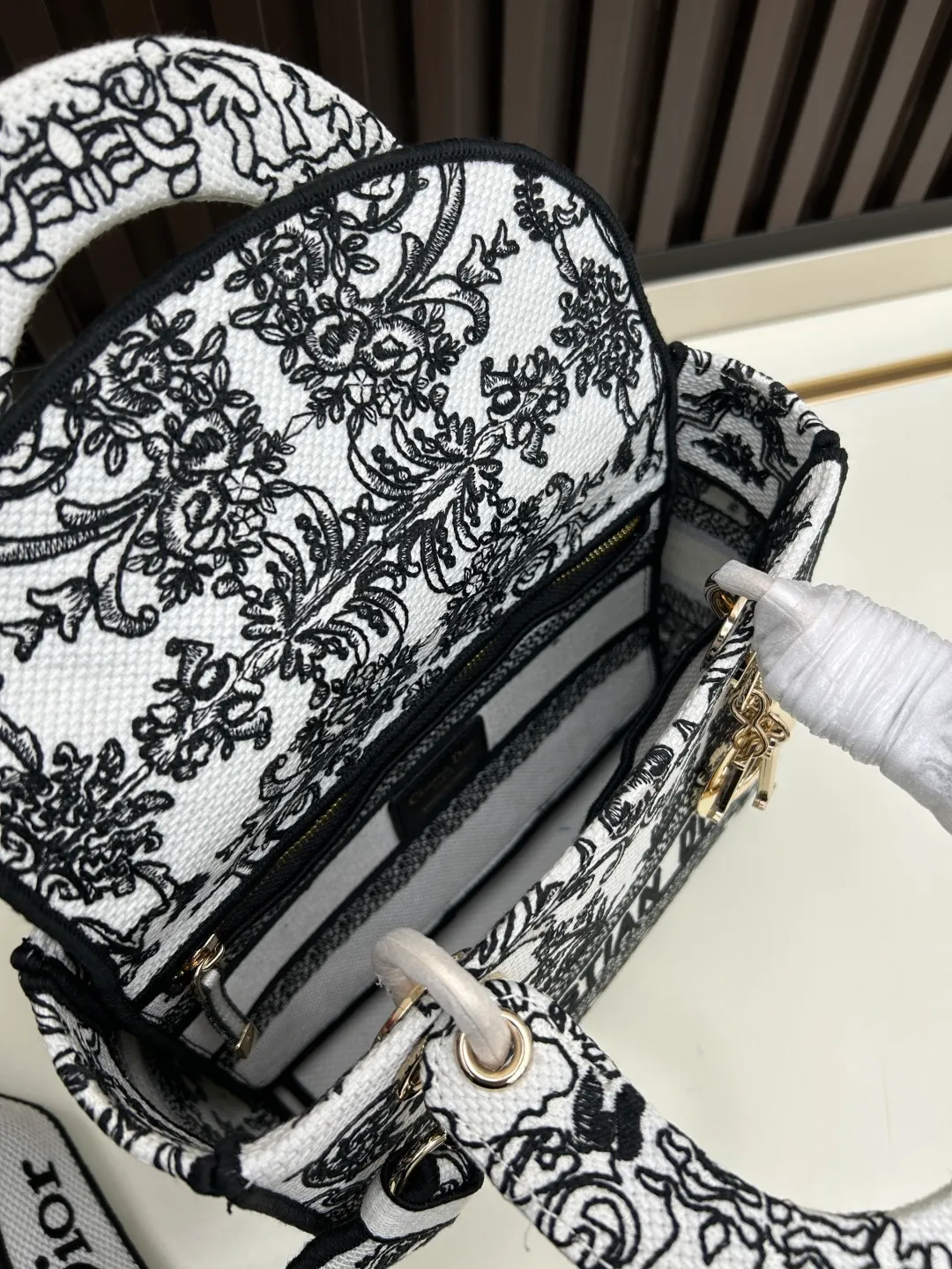 All Categories Coach Women's Bags (COACH) Coach M8002