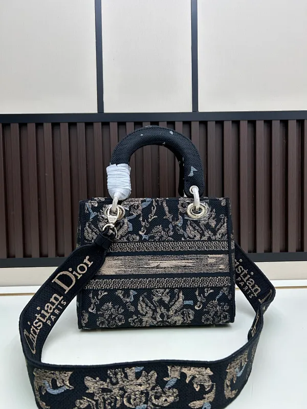All Categories Coach Women's Bags (COACH) Coach M8002