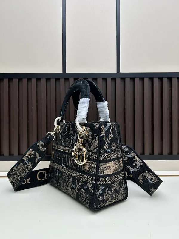 All Categories Coach Women's Bags (COACH) Coach M8002