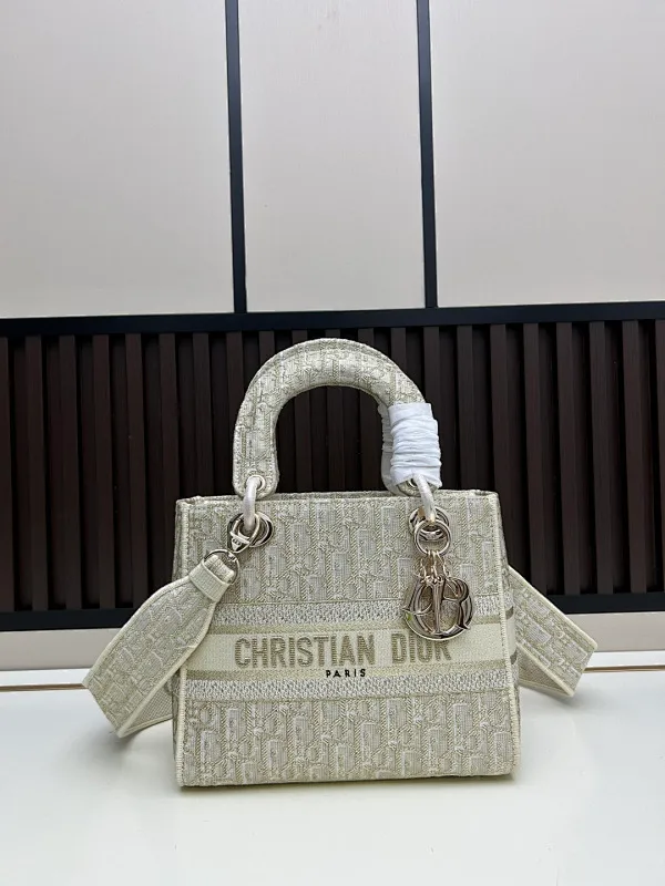 All Categories Coach Women's Bags (COACH) Coach M8002