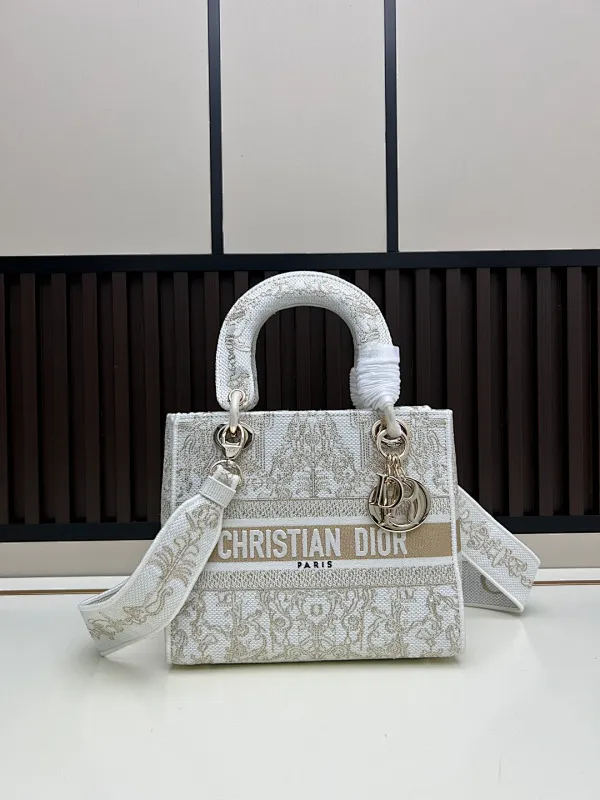 All Categories Coach Women's Bags (COACH) Coach M8002