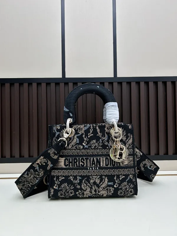 All Categories Coach Women's Bags (COACH) Coach M8002