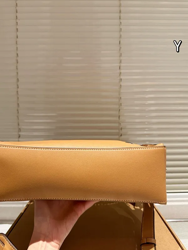All Categories Official Website "Brand Women's Bags" Women's Bags 💙 COACH 2025 New COACH Crossbody Bag