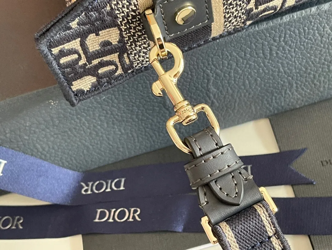 All categories 💚 Top version men’s bags 💚 DIOR 2025 official website new DIOR crossbody bag