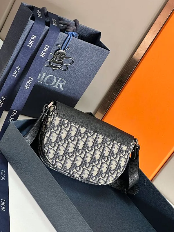 All categories 💚 Top version men’s bags 💚 DIOR 2025 official website new DIOR crossbody bag