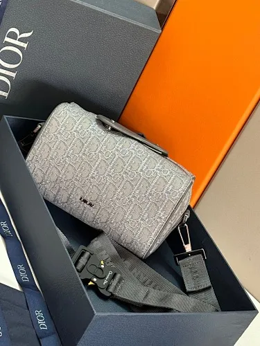 All categories 💚 Top version men’s bags 💚 DIOR 2025 official website new DIOR crossbody bag