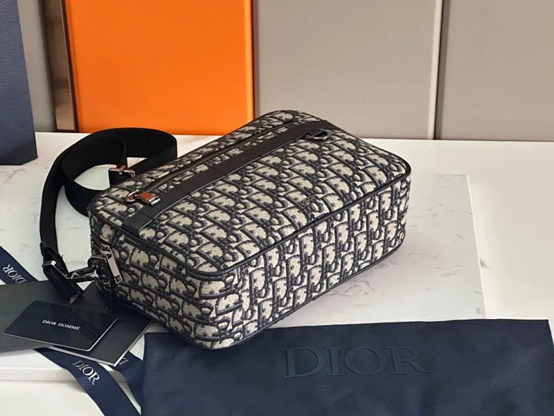 All categories 💚 Top version men’s bags 💚 DIOR 2025 official website new DIOR crossbody bag