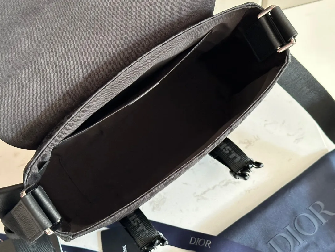 All categories 💚 Top version men’s bags 💚 DIOR 2025 official website new DIOR crossbody bag