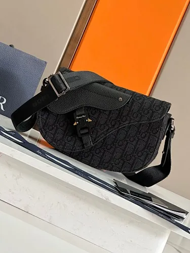 All categories 💚 Top version men’s bags 💚 DIOR 2025 official website new DIOR crossbody bag