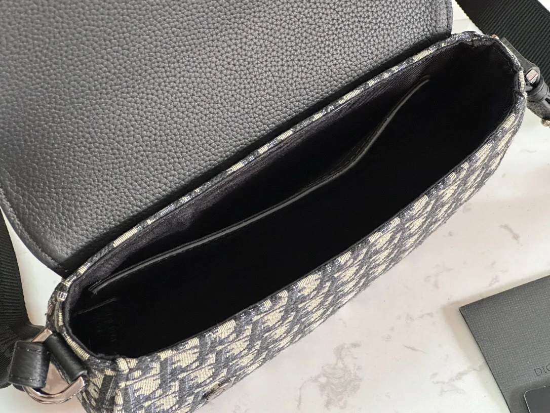 All categories 💚 Top version men’s bags 💚 DIOR 2025 official website new DIOR crossbody bag