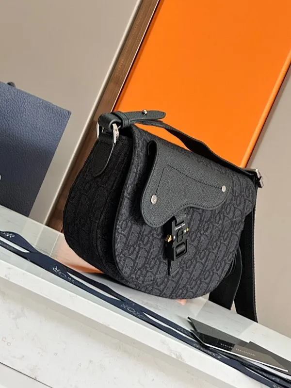 All categories 💚 Top version men’s bags 💚 DIOR 2025 official website new DIOR crossbody bag
