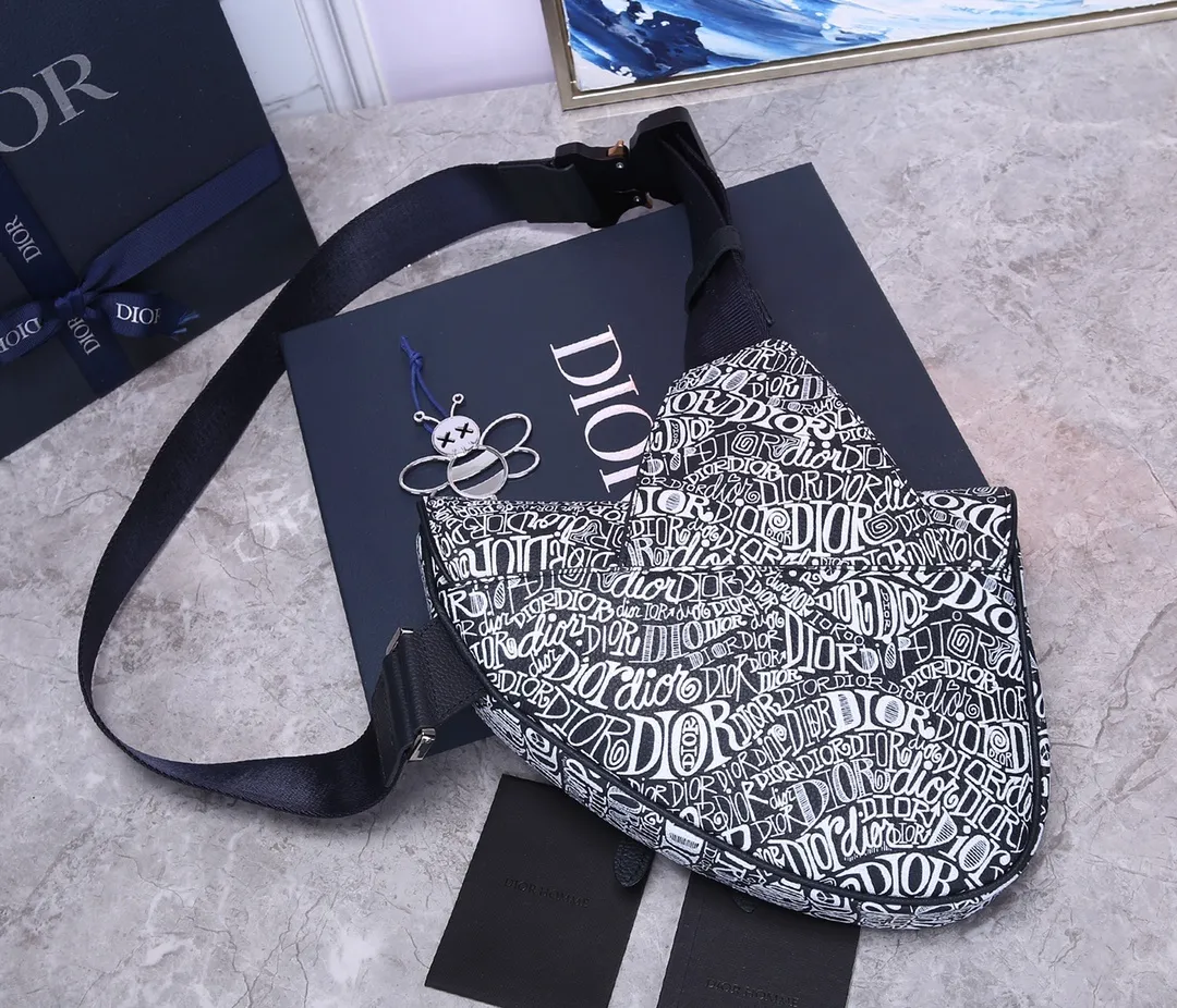 All categories 💚 Top version men’s bags 💚 DIOR 2025 official website new DIOR crossbody bag