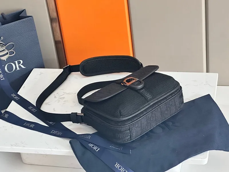 All categories 💚 Top version men’s bags 💚 DIOR 2025 official website new DIOR crossbody bag