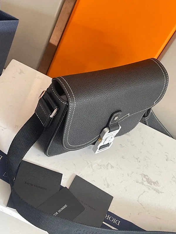 All categories 💚 Top version men’s bags 💚 DIOR 2025 official website new DIOR crossbody bag
