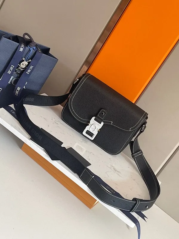All categories 💚 Top version men’s bags 💚 DIOR 2025 official website new DIOR crossbody bag