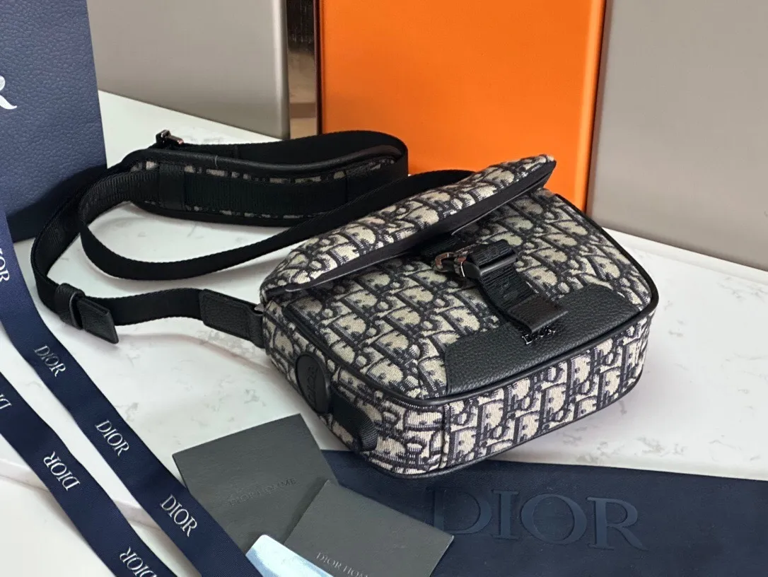 All categories 💚 Top version men’s bags 💚 DIOR 2025 official website new DIOR crossbody bag