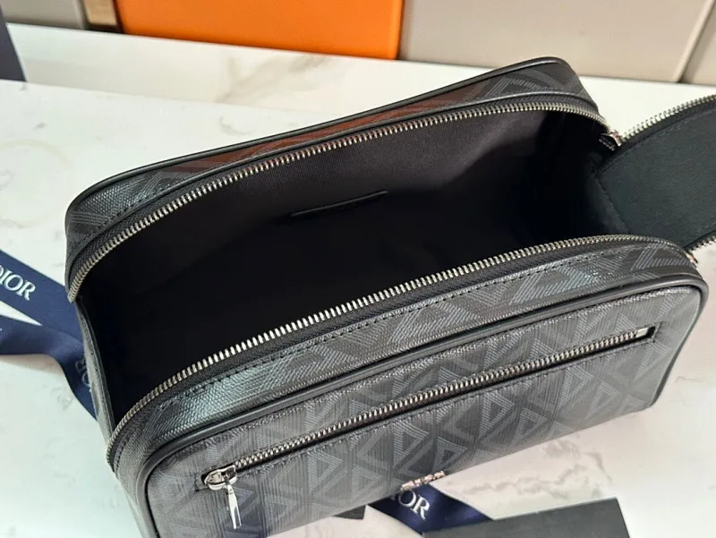 All categories 💚 Top version men’s bags 💚 DIOR 2025 official website new DIOR toiletry bag