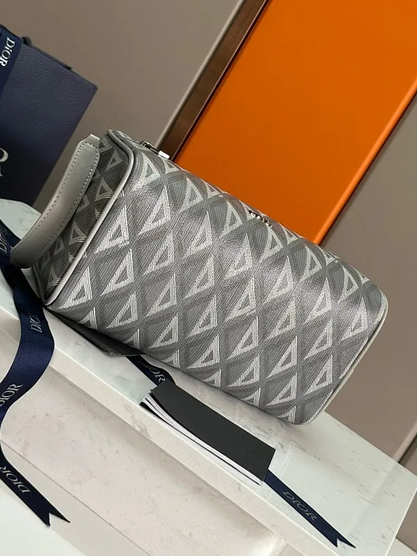 All categories 💚 Top version men’s bags 💚 DIOR 2025 official website new DIOR toiletry bag