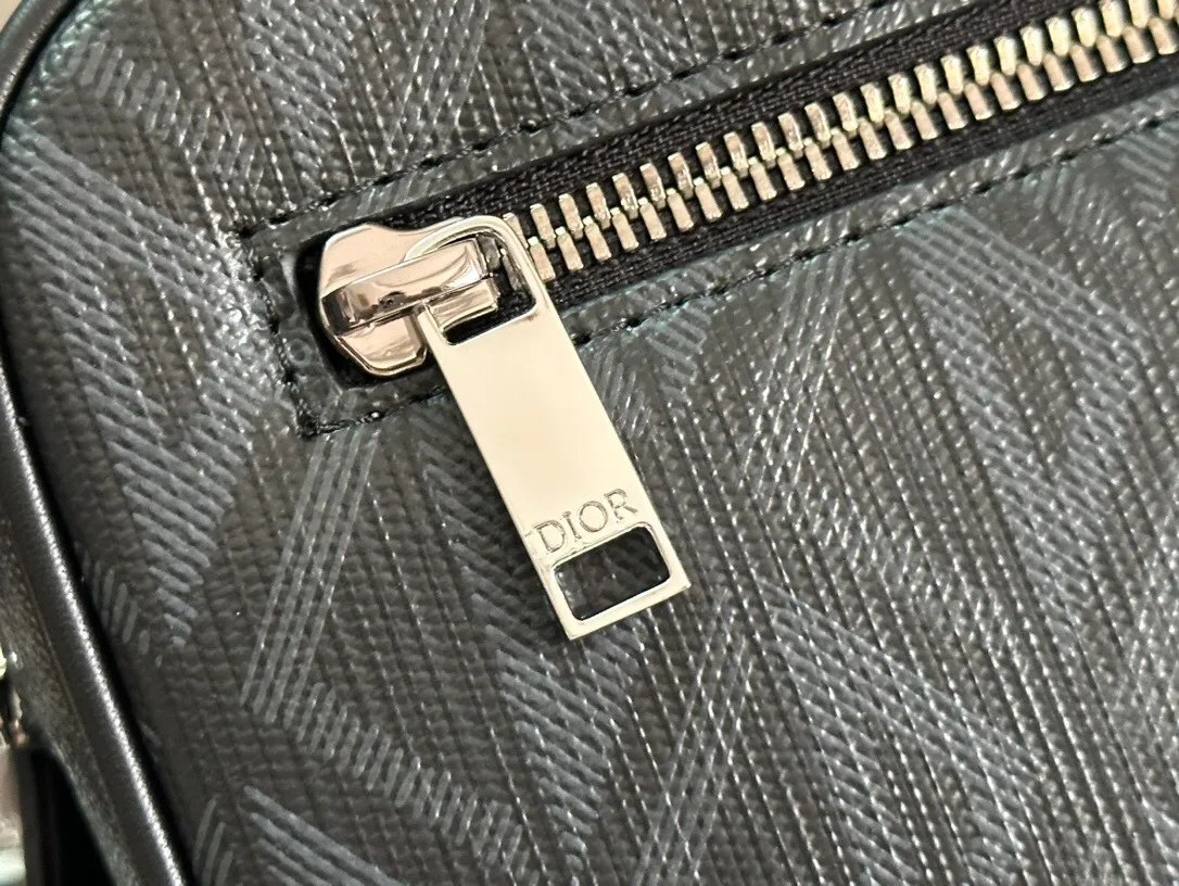 All categories 💚 Top version men’s bags 💚 DIOR 2025 official website new DIOR toiletry bag