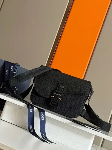 All categories 💚 Top version men’s bags 💚 DIOR 2025 official website new DIOR crossbody bag