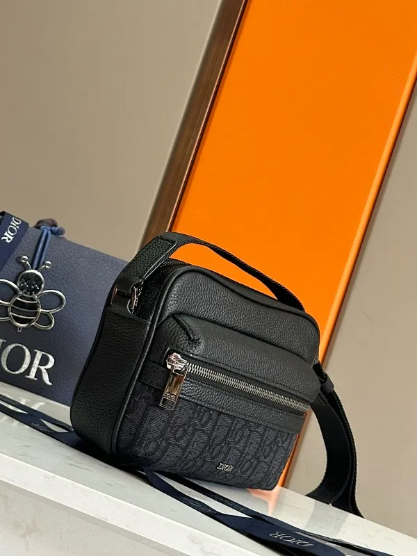 All categories 💚 Top version men’s bags 💚 DIOR 2025 official website new DIOR crossbody bag