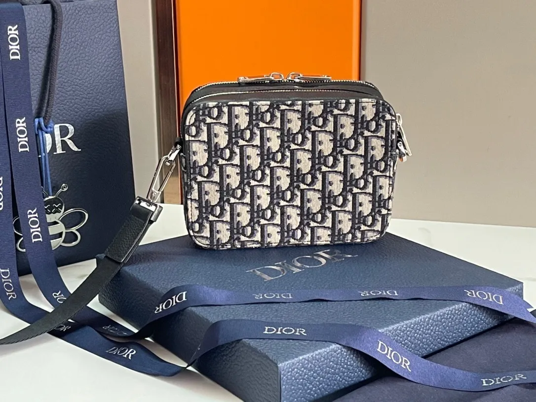 All categories 💚 Top version men’s bags 💚 DIOR 2025 official website new DIOR crossbody bag