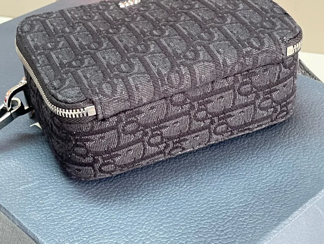 All categories 💚 Top version men’s bags 💚 DIOR 2025 official website new DIOR crossbody bag