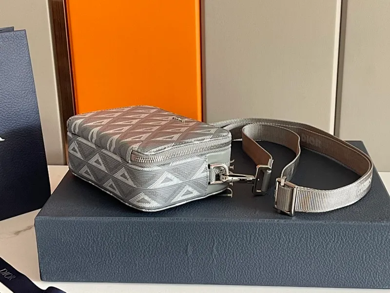 All categories 💚 Top version men’s bags 💚 DIOR 2025 official website new DIOR crossbody bag