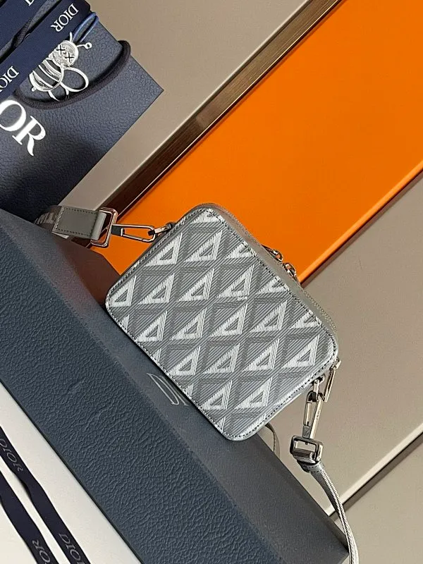 All categories 💚 Top version men’s bags 💚 DIOR 2025 official website new DIOR crossbody bag