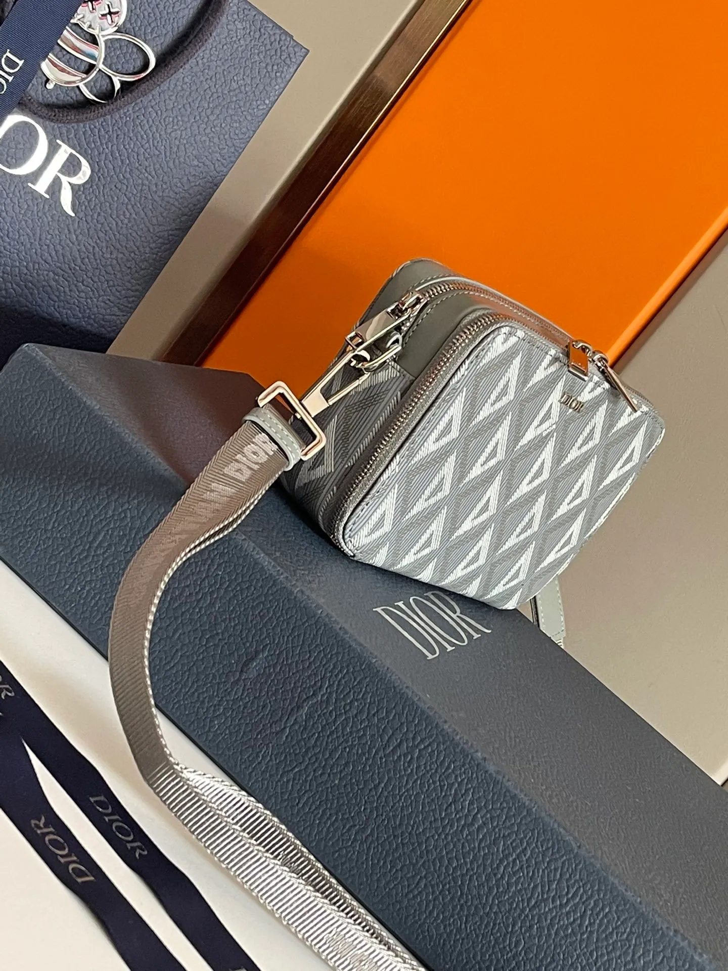 All categories 💚 Top version men’s bags 💚 DIOR 2025 official website new DIOR crossbody bag