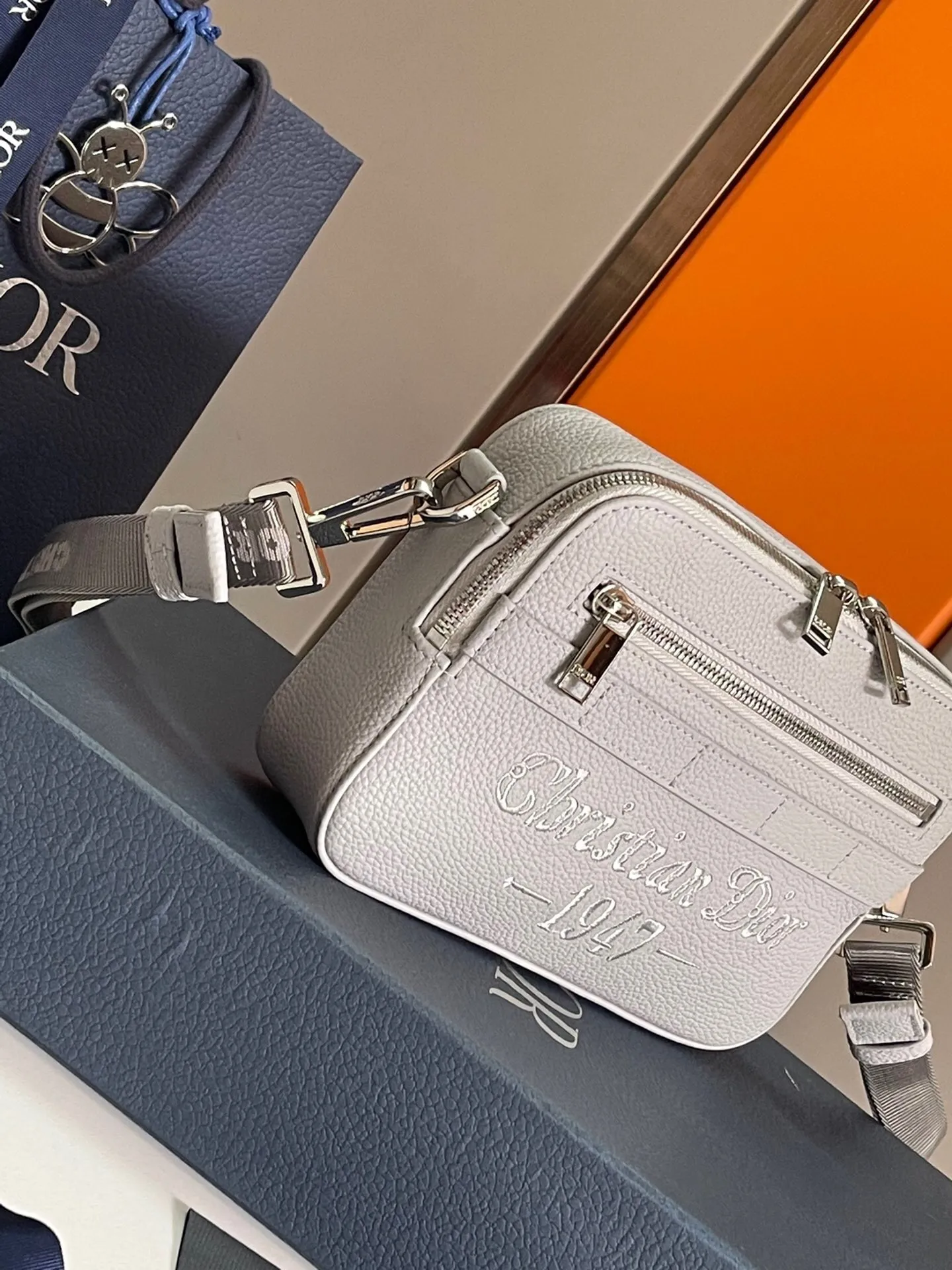All categories 💚 Top version men’s bags 💚 DIOR 2025 official website new DIOR crossbody bag