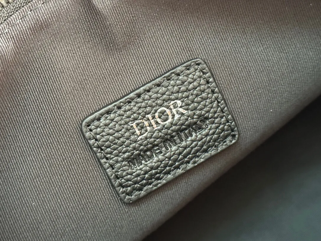 All categories 💚 Top version men’s bags 💚 DIOR 2025 official website new DIOR toiletry bag