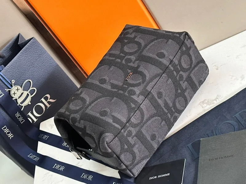 All categories 💚 Top version men’s bags 💚 DIOR 2025 official website new DIOR toiletry bag