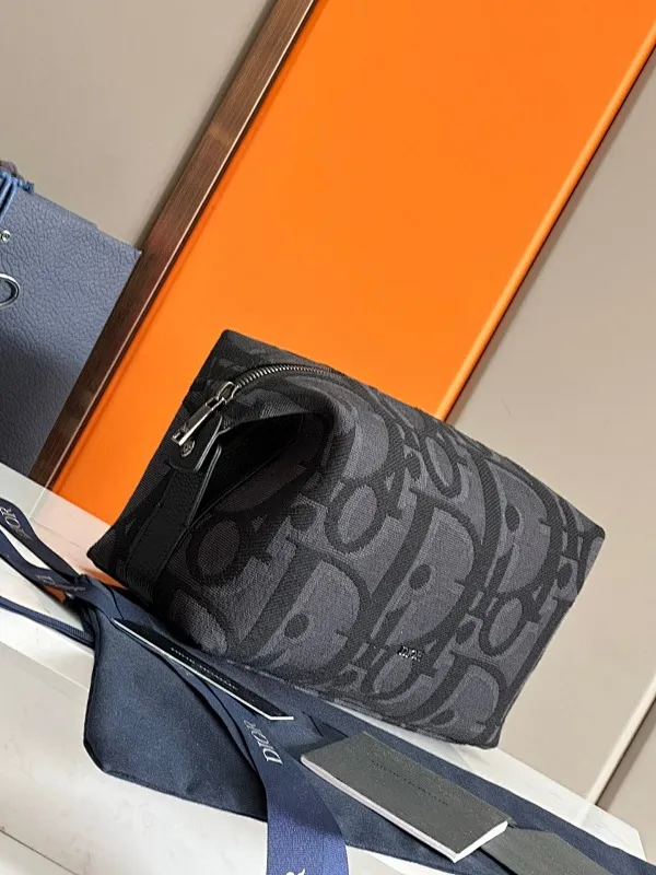 All categories 💚 Top version men’s bags 💚 DIOR 2025 official website new DIOR toiletry bag