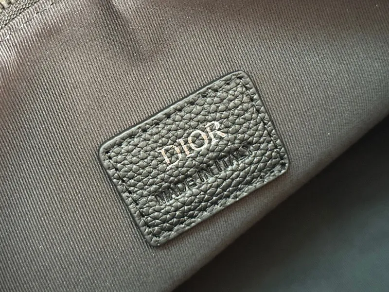 All categories 💚 Top version men’s bags 💚 DIOR 2025 official website new DIOR toiletry bag