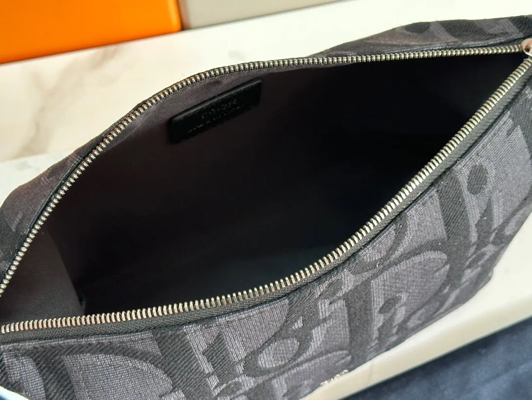 All categories 💚 Top version men’s bags 💚 DIOR 2025 official website new DIOR toiletry bag