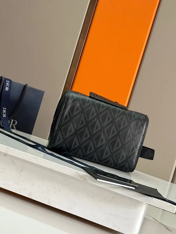 All categories 💚 Top version men’s bags 💚 DIOR 2025 official website new DIOR toiletry bag